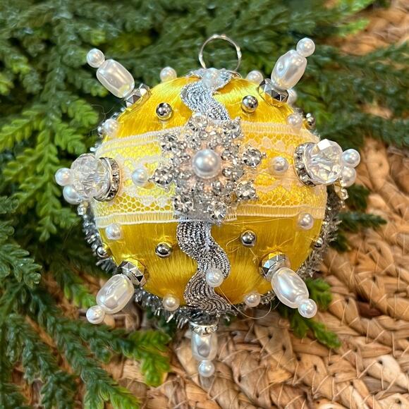 Beaded Push Pin Satin Thread Ball Christmas Ornament Mid Century Vintage Style - Picture 1 of 8